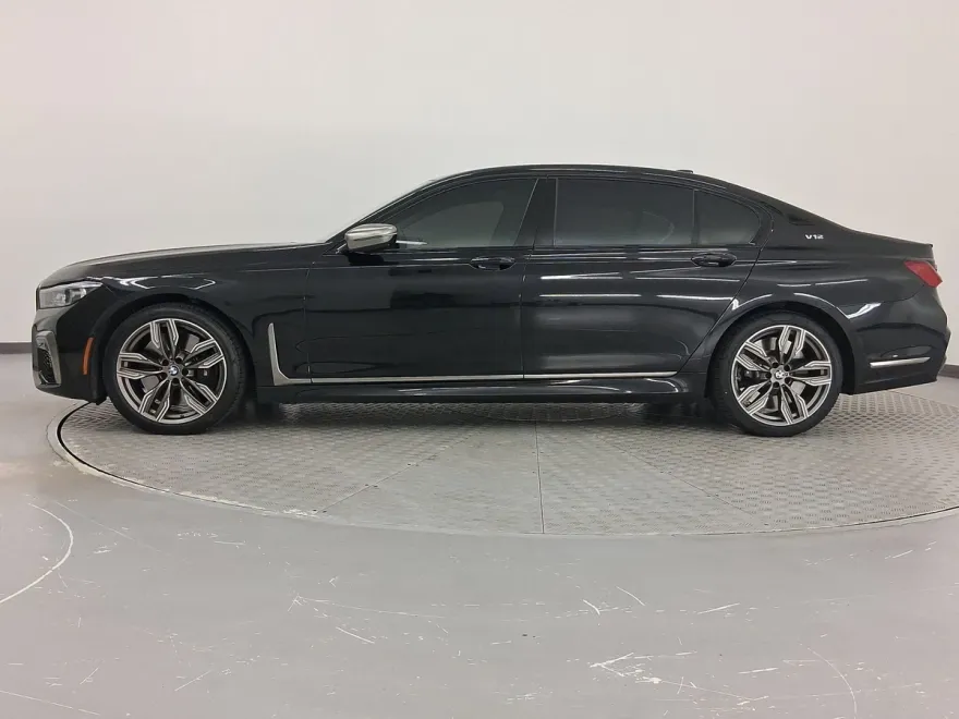 2022 Bmw M760i xDrive photo 1