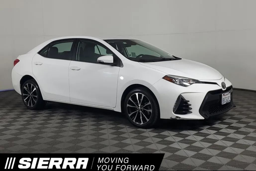 2018 Toyota Corolla SE photo 1