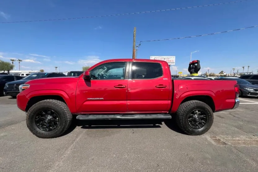 2019 Toyota Tacoma SR5 photo 1