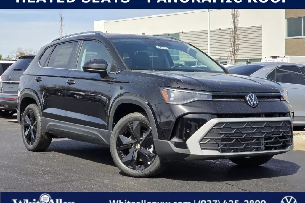 2025 Volkswagen Taos SE photo 1