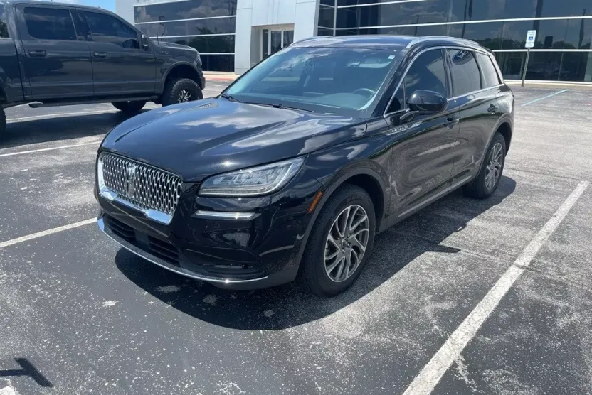 2022 Lincoln Corsair Standard photo 1