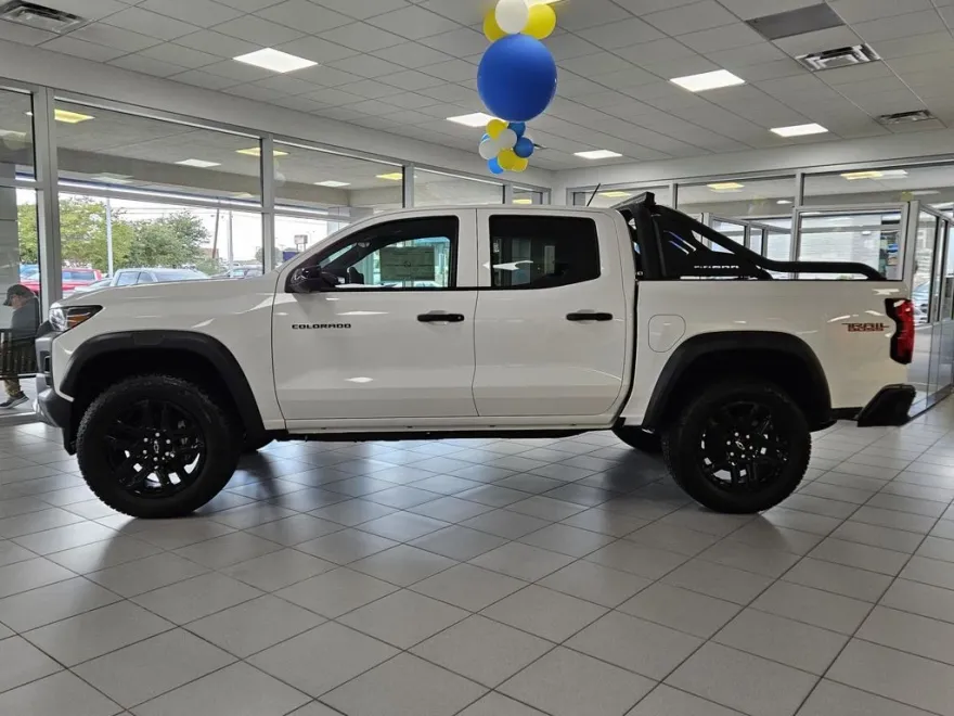 2025 Chevrolet Colorado Trail Boss photo 1