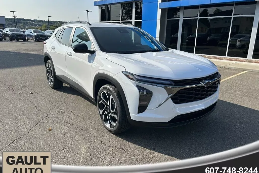 2025 Chevrolet Trax photo 1