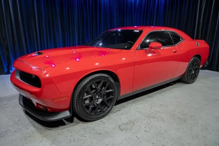 2021 Chevrolet Camaro 1LT photo 1