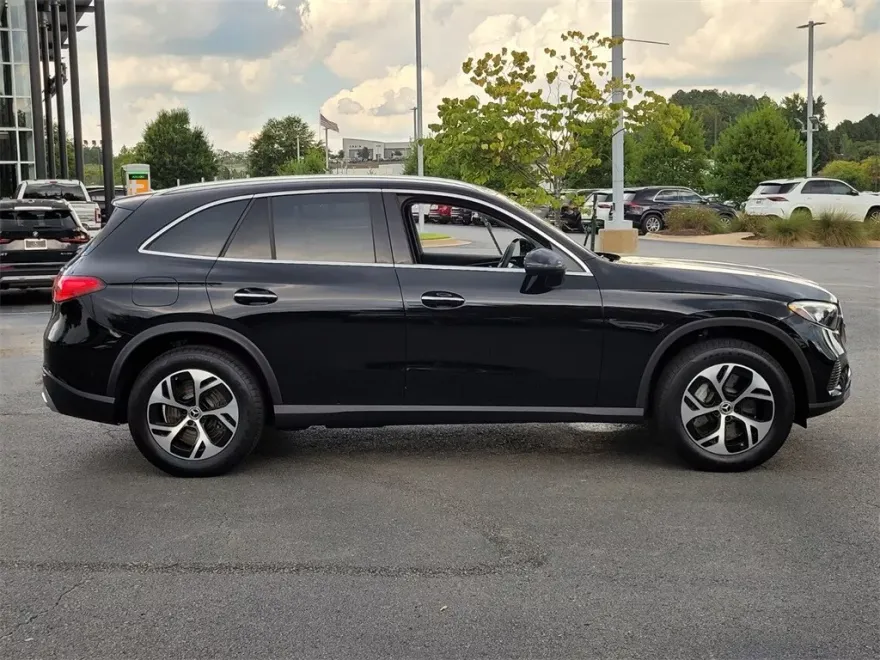 2025 Mercedes Benz GLC 350e photo 1