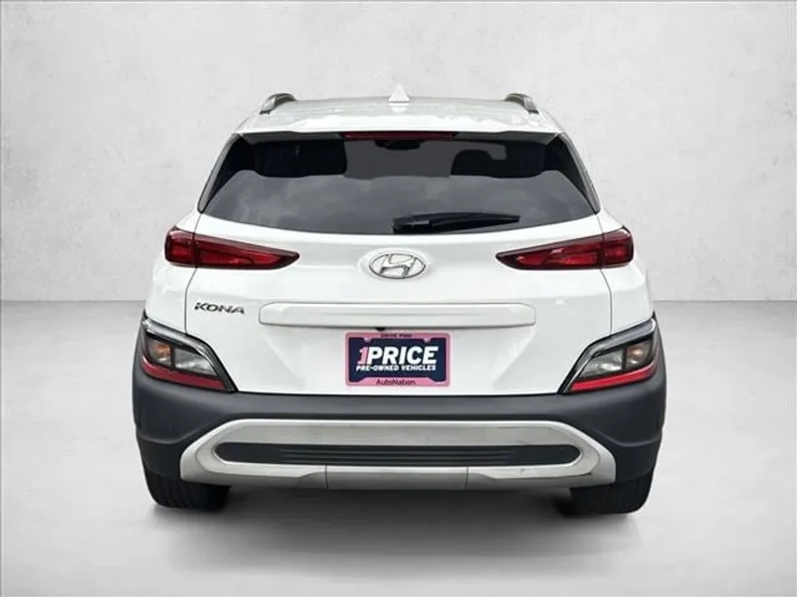 2022 Hyundai Kona SEL photo 1