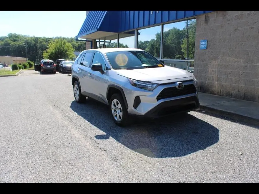 2023 Toyota RAV4 LE photo 1