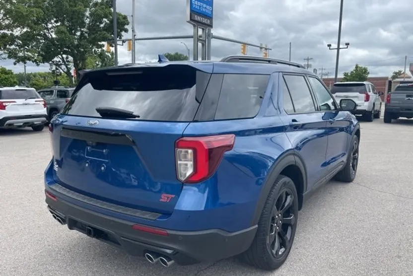 2020 Ford Explorer ST photo 1