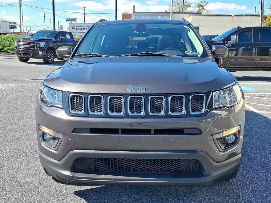2017 Jeep Compass Latitude photo 1