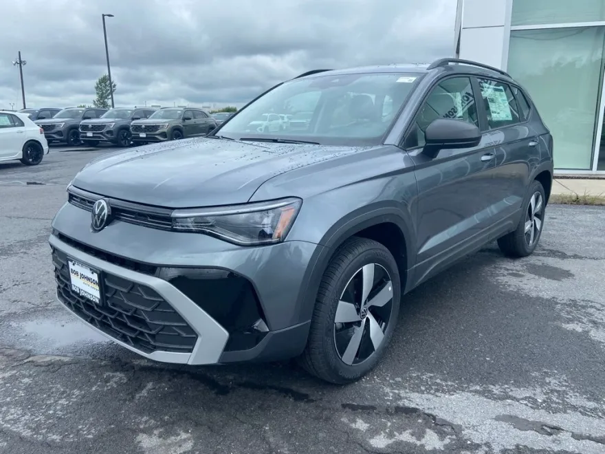 2025 Volkswagen Taos S photo 1