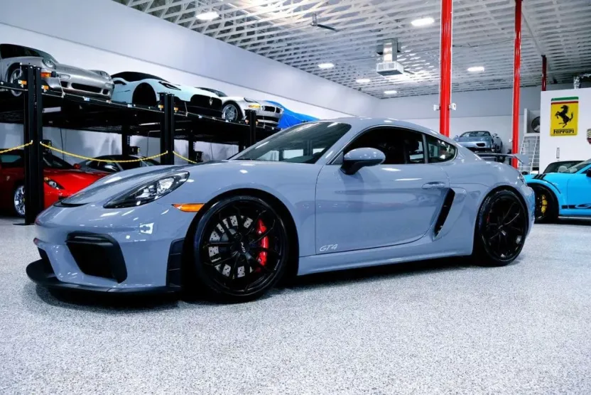 2023 Porsche Cayman GT4 photo 1