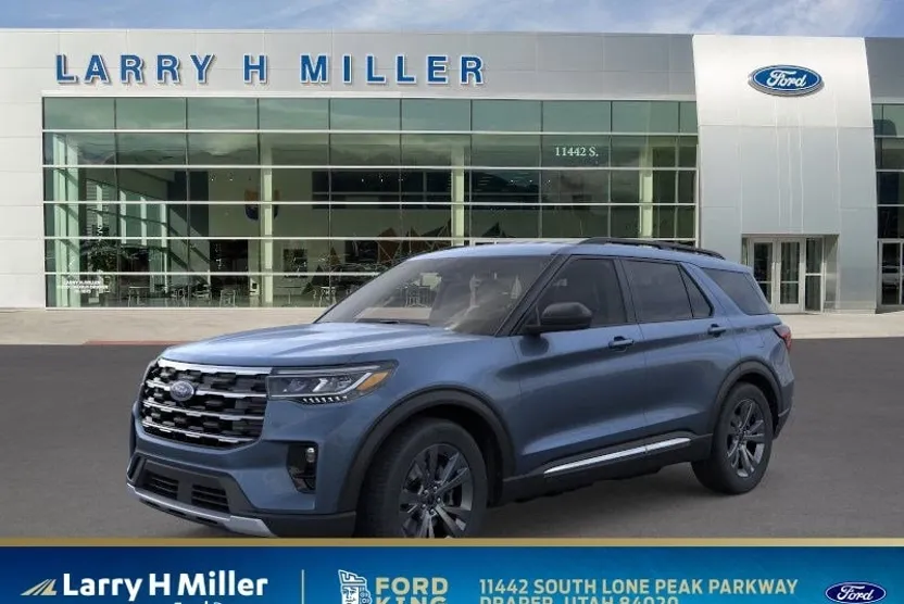 2025 Ford Explorer photo 1