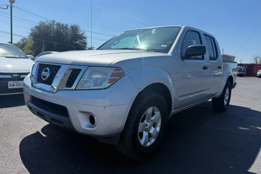2012 Nissan Frontier S Crew Cab photo 1