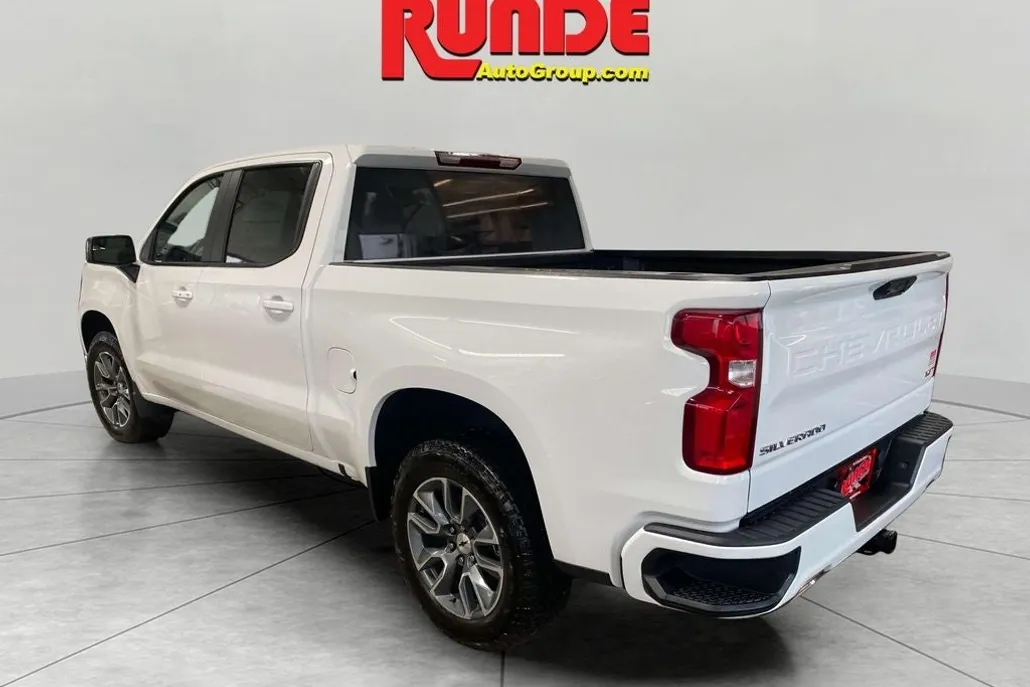 2026 Chevrolet Silverado 1500 RST photo 1