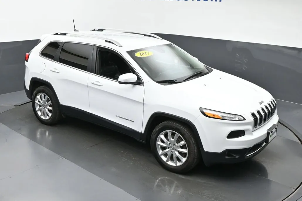 2017 Jeep Cherokee Limited photo 1