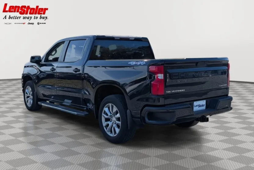 2020 Chevrolet Silverado 1500 Custom photo 1