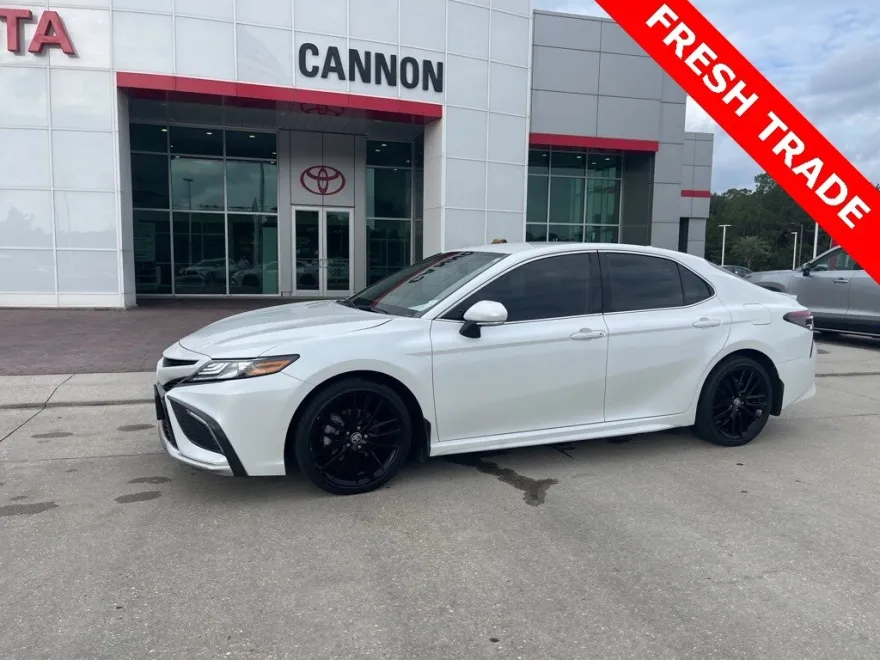 2023 Toyota Camry Hybrid XSE photo 1