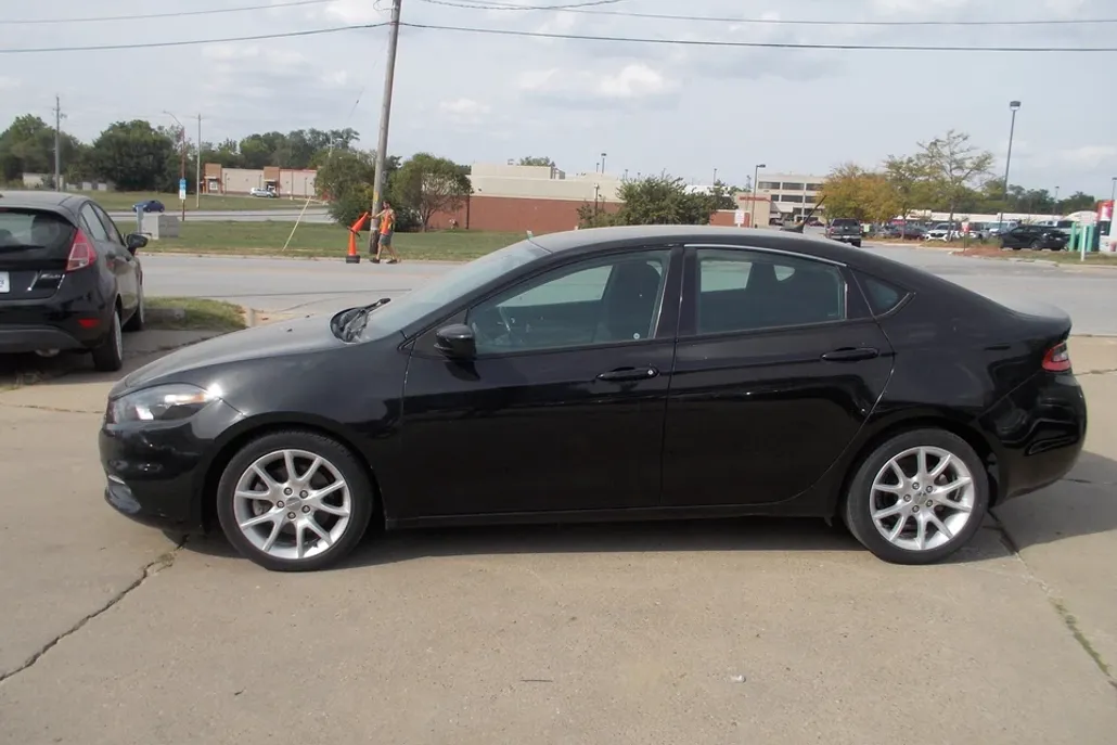 2013 Dodge Dart SXT photo 1