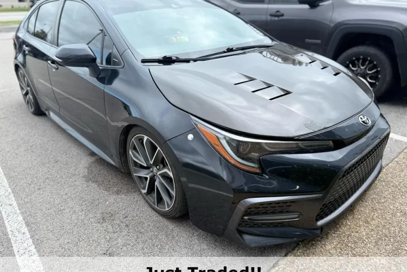 2021 Toyota Corolla SE photo 1