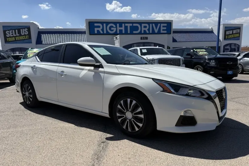 2020 Nissan Altima S photo 1