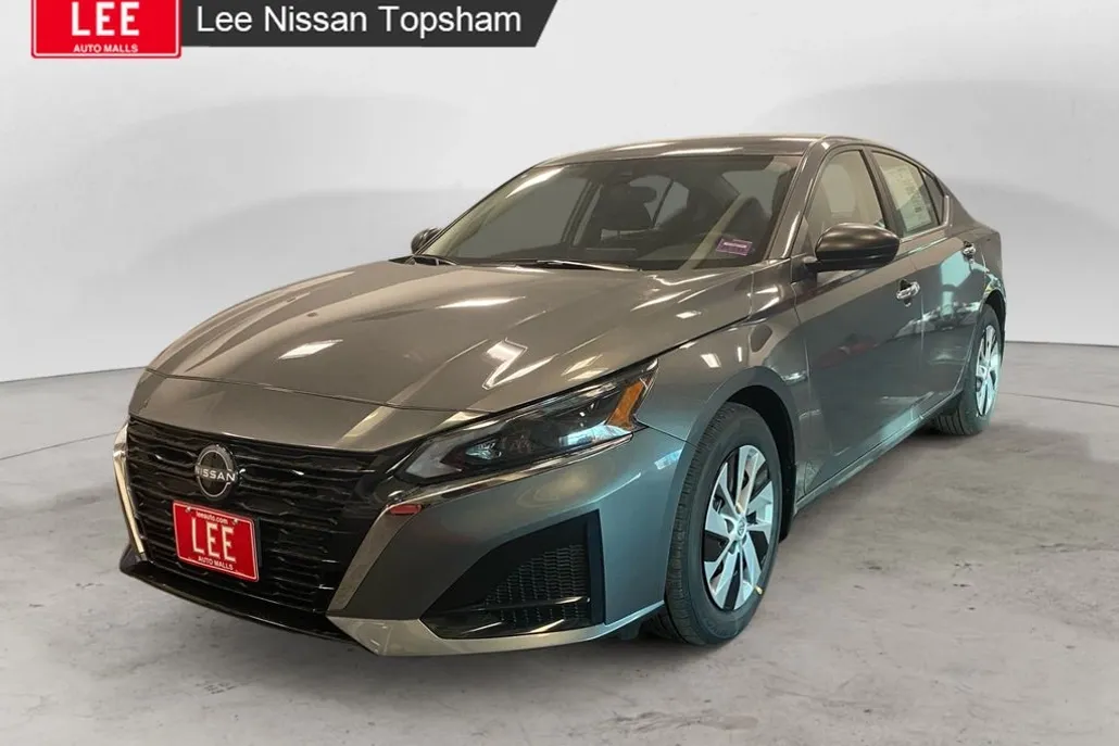 2025 Nissan Altima S photo 1
