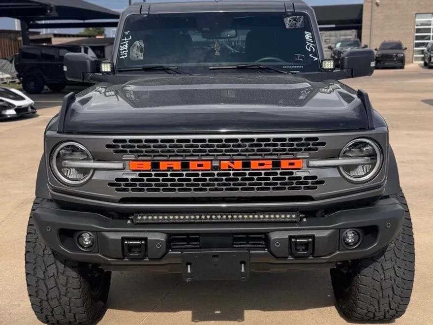 2023 Ford Bronco Badlands photo 1