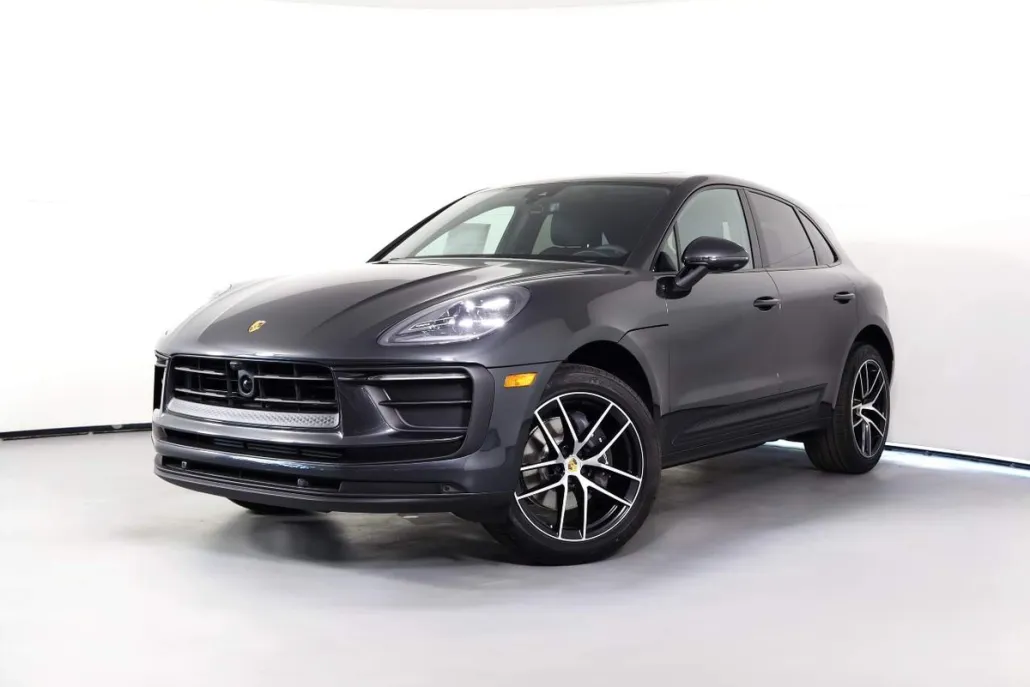 2025 Porsche Macan photo 1