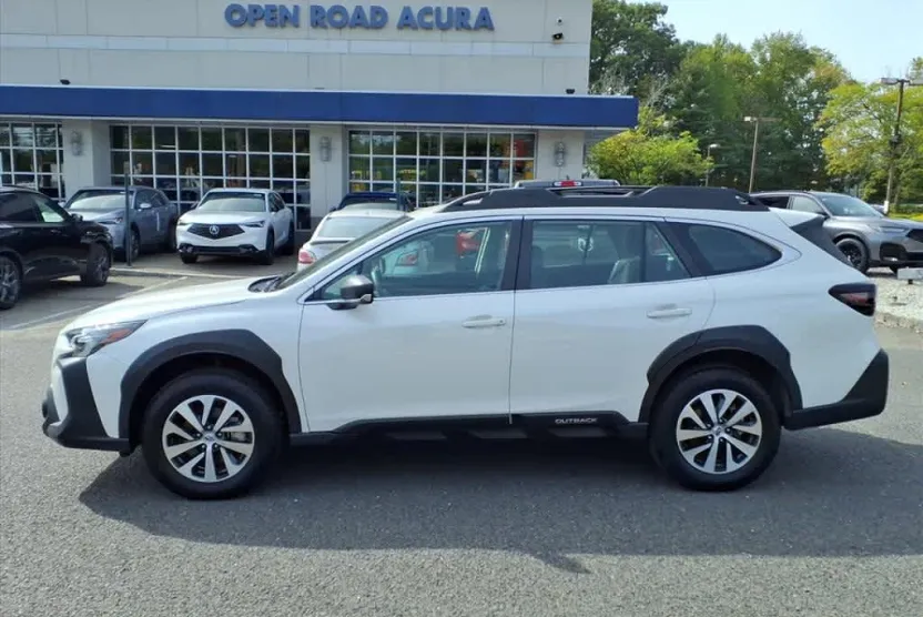 2025 Subaru Outback Base photo 1