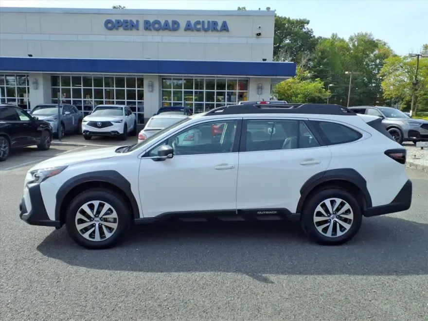 2025 Subaru Outback Base photo 1