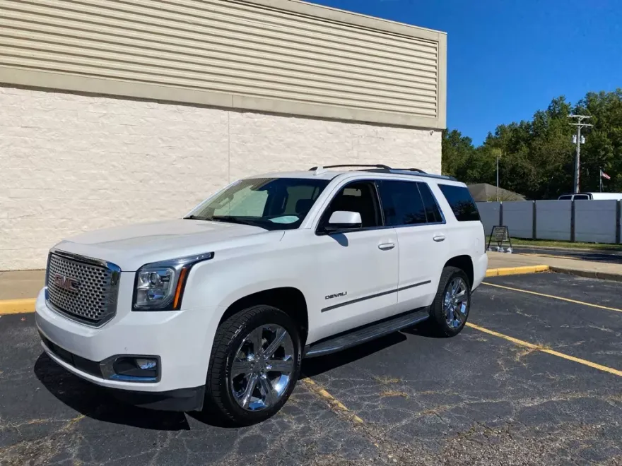 2017 Gmc Yukon Denali photo 1