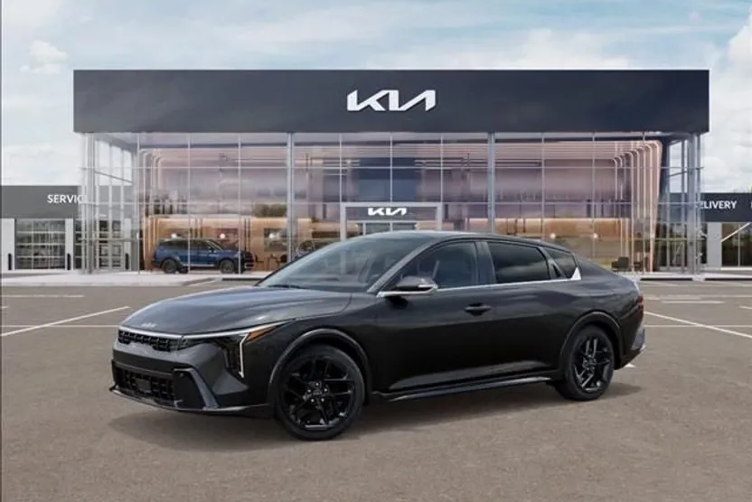 2025 Kia K4 GT-Line Turbo photo 1
