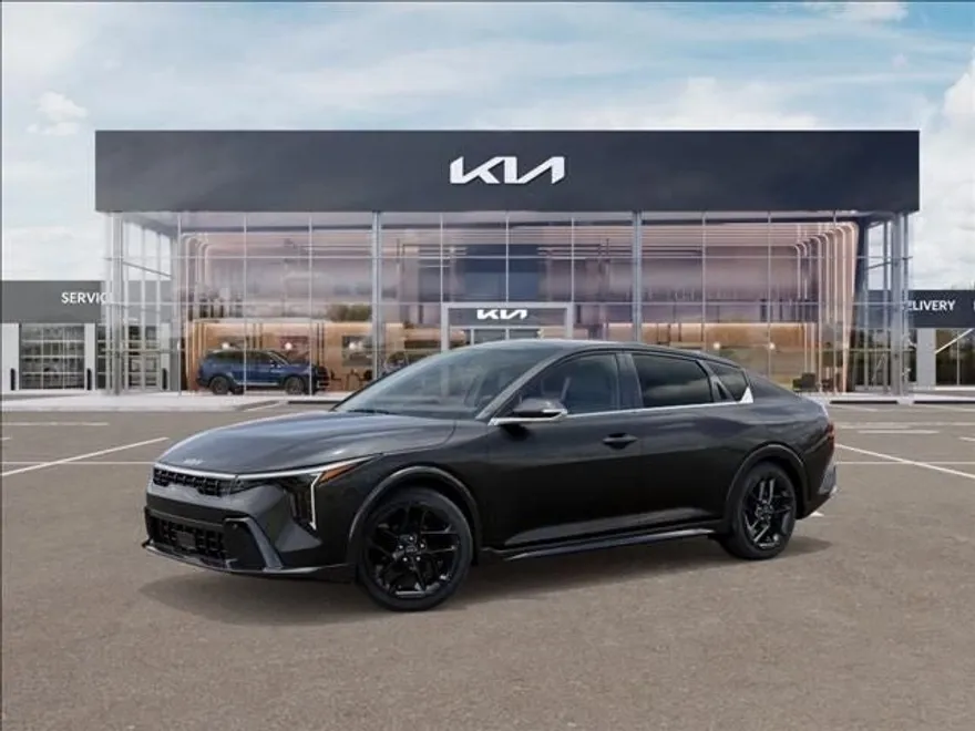 2025 Kia K4 GT-Line Turbo photo 1