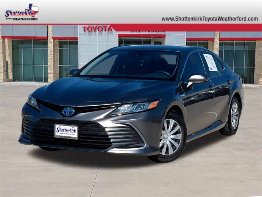 2021 Toyota Camry Hybrid LE photo 1