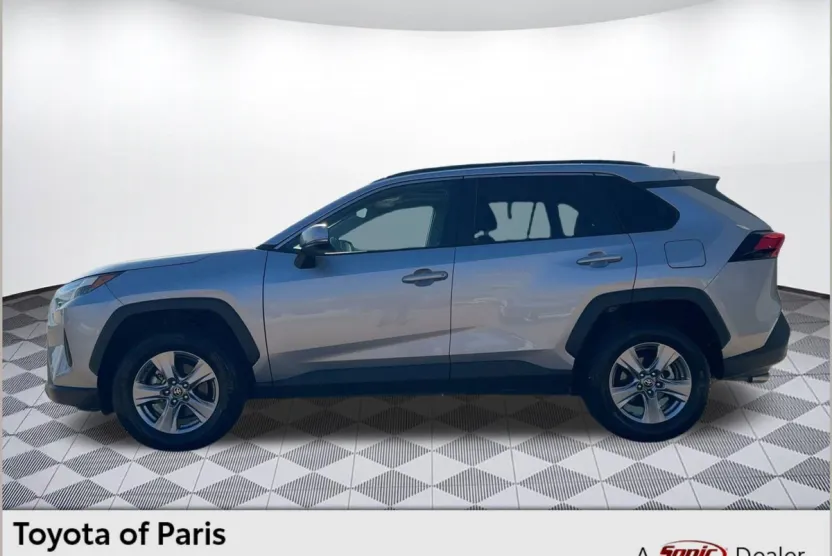 2024 Toyota RAV4 XLE photo 1