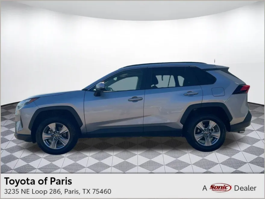 2024 Toyota RAV4 XLE photo 1