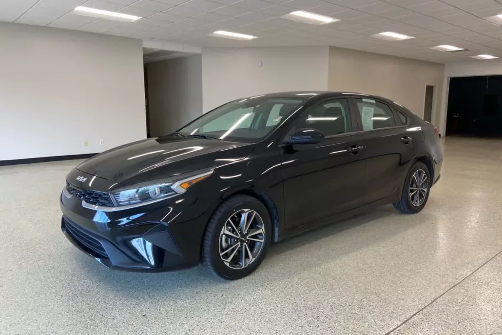 2024 Kia Forte LXS photo 1