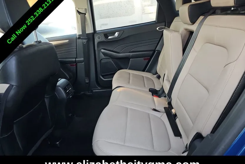 2022 Ford Escape SEL Hybrid photo 1
