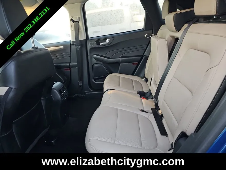 2022 Ford Escape SEL Hybrid photo 1