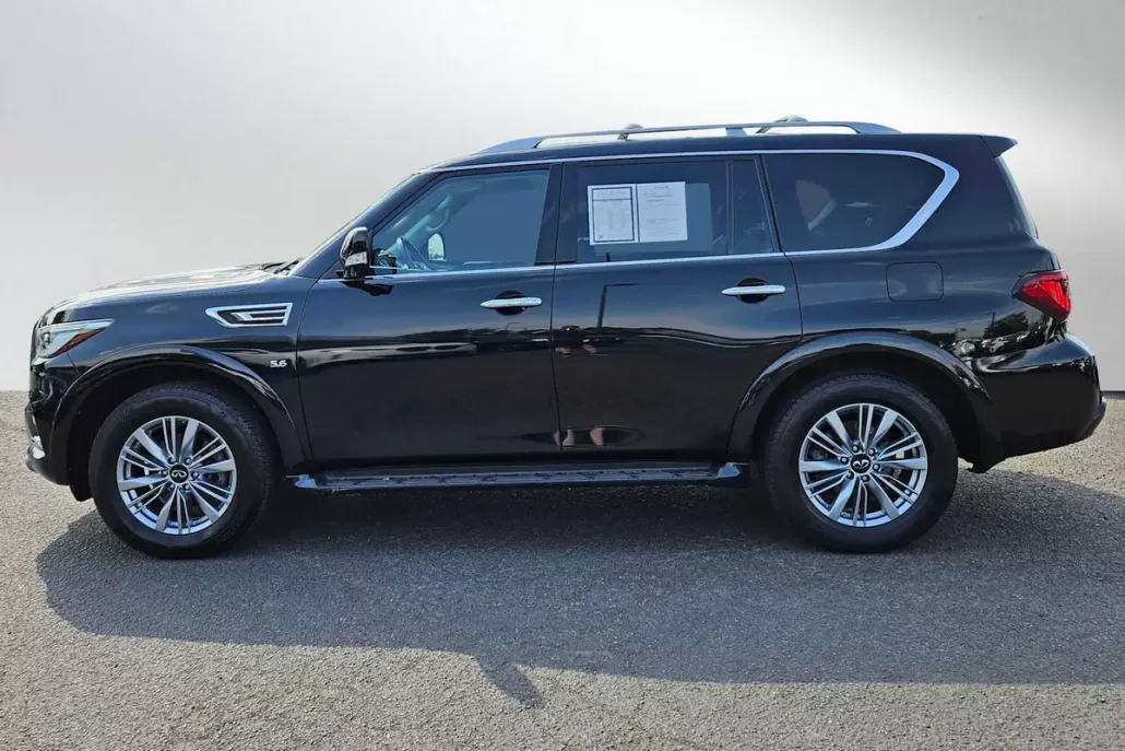 2019 Infiniti QX80 Luxe photo 1
