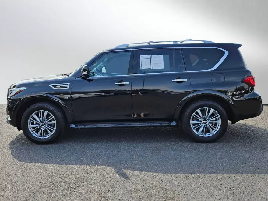 2019 Infiniti QX80 Luxe photo 1