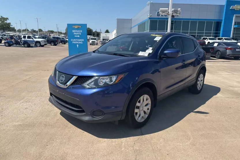 2018 Nissan Rogue Sport S photo 1