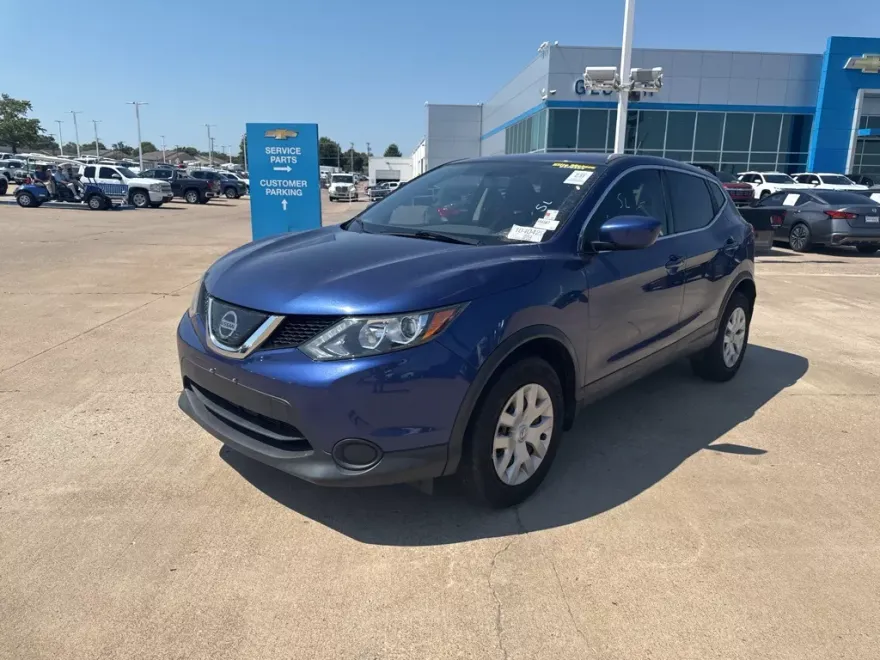 2018 Nissan Rogue Sport S photo 1
