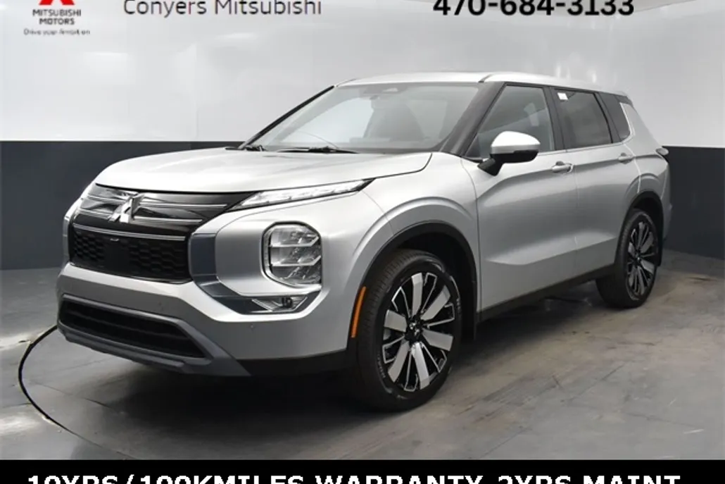 2025 Mitsubishi Outlander SE photo 1
