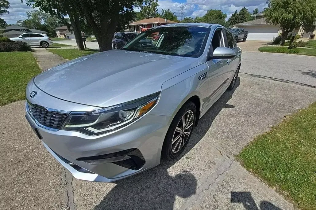 2019 Kia Optima LX photo 1