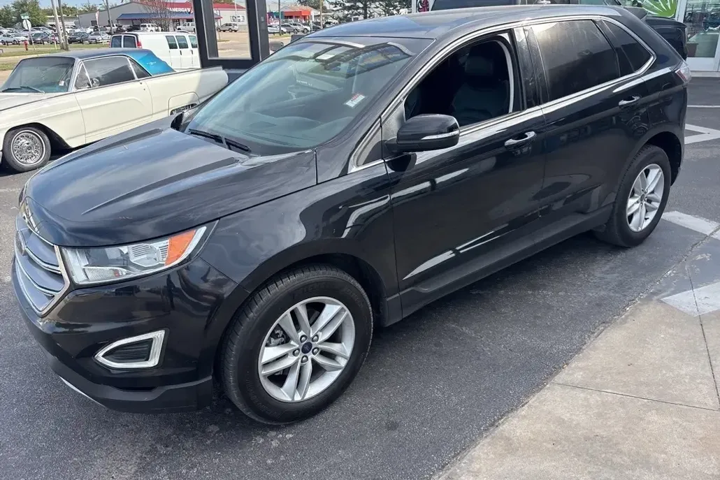 2017 Ford Edge SEL photo 1