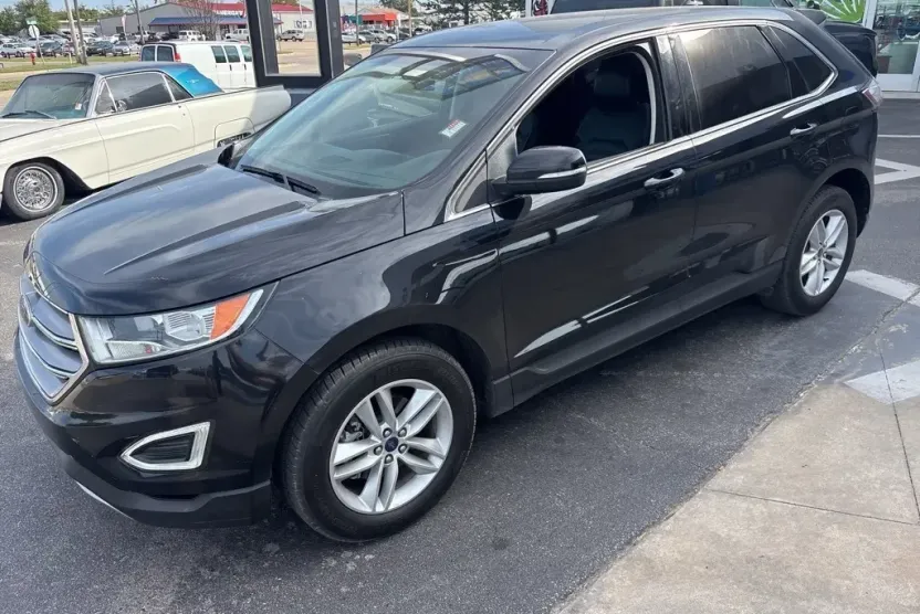 2017 Ford Edge SEL photo 1