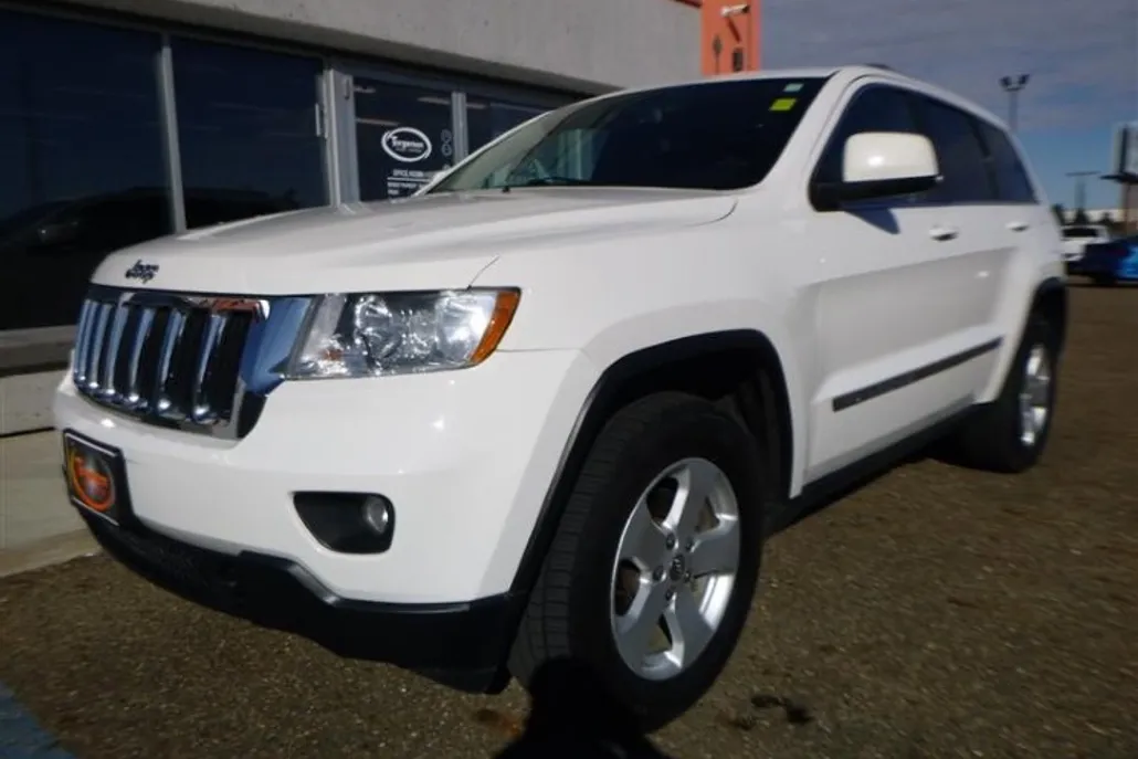 2012 Jeep Grand Cherokee Laredo photo 1