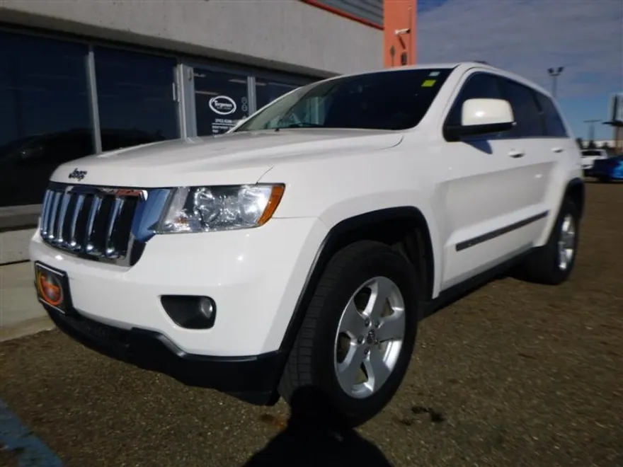 2012 Jeep Grand Cherokee Laredo photo 1