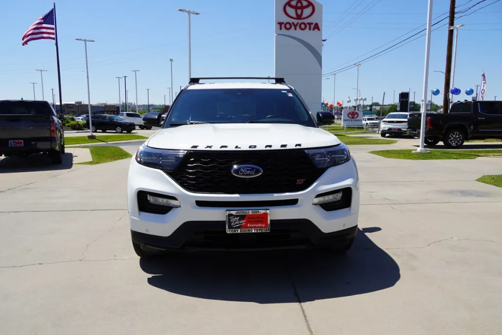 2021 Ford Explorer ST photo 1
