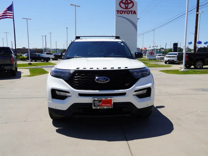 2021 Ford Explorer ST photo 1